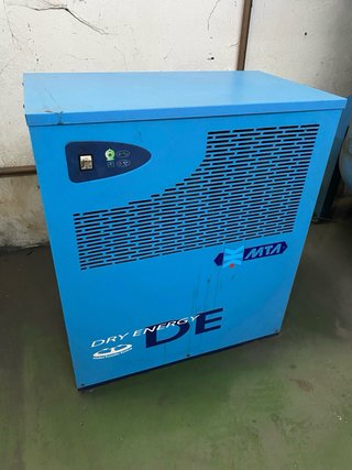 Compresor CompAir 20 CV + calderin + secador