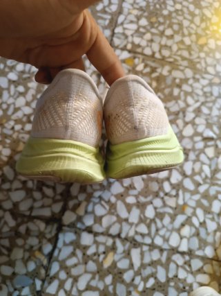 Zapatillas New Balance FuelCell Propel Beige/Amari