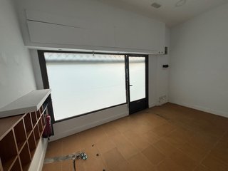 Se alquila local comercial