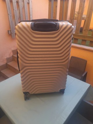 Maleta rígida beige/dorada