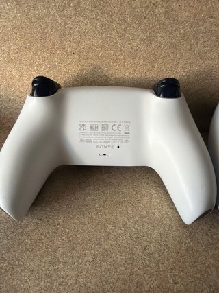 2 controller PS5 DualSense bianchi