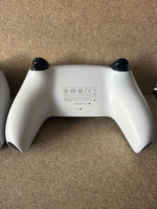 2 controller PS5 DualSense bianchi