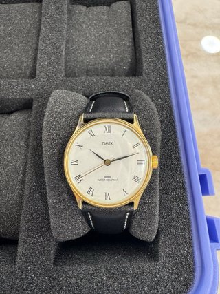 Reloj Timex Automático Dorado y Negro