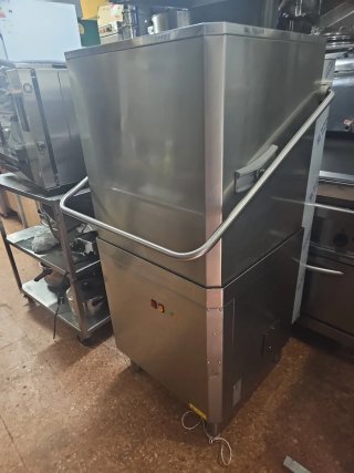 Lavavajillas de capota industrial