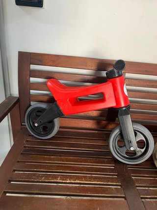 Triciclo rosso per bambini