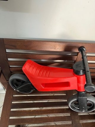 Triciclo rosso per bambini