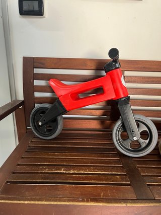 Triciclo rosso per bambini