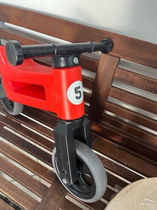 Triciclo rosso per bambini