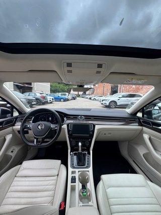 Volkswagen Passat 2017 por 380€/mes