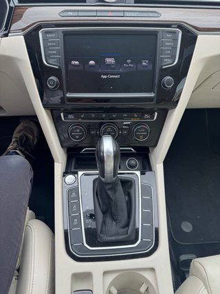 Volkswagen Passat 2017 por 380€/mes