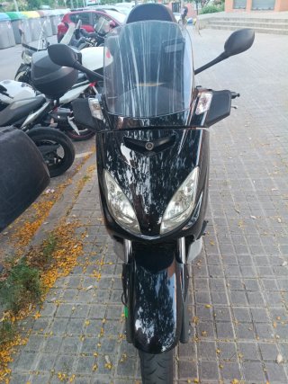 Yamaha Xmax Negra - Maxi Scooter Automática