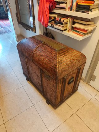 Baúl de viaje antiguo