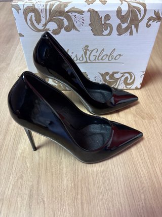 Zapatos de tacón Miss Globo dorados