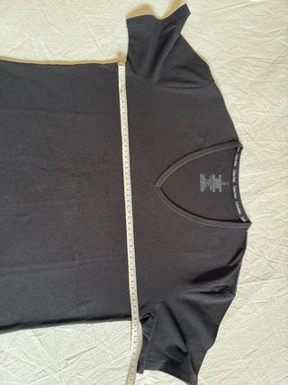 Camiseta Calvin Klein V-Neck Negra Talla S