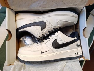 Nike Air Force 1 Stussy Blanco y Negro