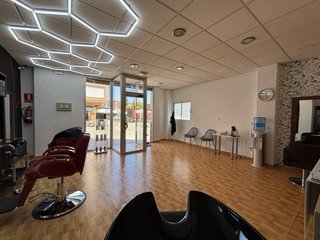Se alquila local de estética sin traspaso
