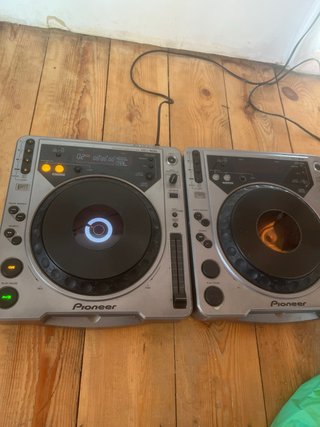 2 Pioneer CDJ-800 MK1