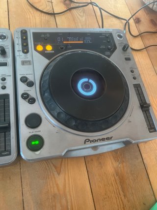 2 Pioneer CDJ-800 MK1