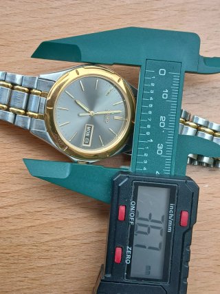 Reloj Seiko 7N43-6A09 Cuarzo Dorado/Plateado