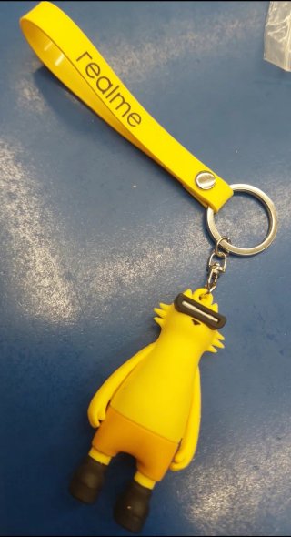 Llavero Realmeow Amarillo