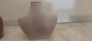 Busto maniquí beige/morado