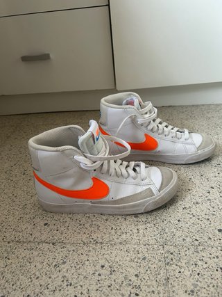Nike Blazer Mid 77 Niña Naranja Blanco