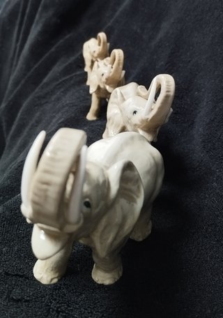 4 amuletos figuras de elefantes