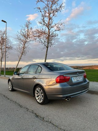 BMW Serie 3 318d 2011