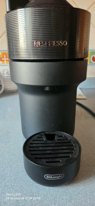 Cafetera Nespresso Vertuo poc Negra