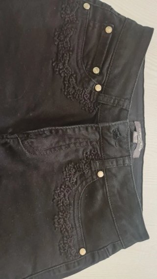 Vaqueros negros talla S con pedrería