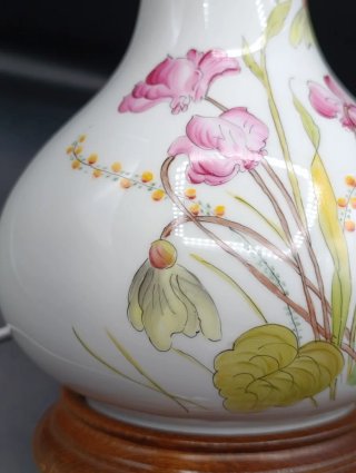 Lámpara de mesa porcelana pintada a mano