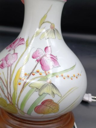 Lámpara de mesa porcelana pintada a mano