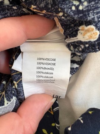 Pantalón estampado floral azul marino