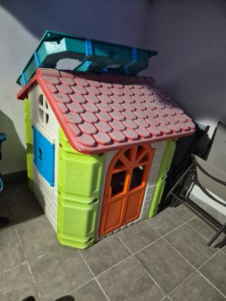 Casita de juegos infantil