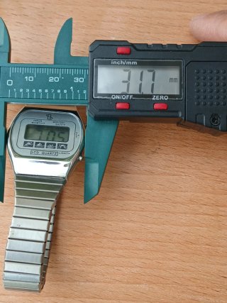 Reloj Digital LCD Quartz Años 80