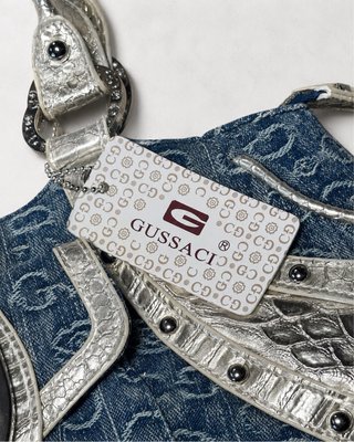 Bolso vintage Y2K denim monograma azul y plateado