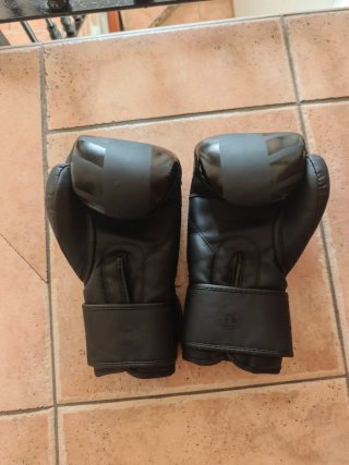 Guantes de boxeo VENUM negros