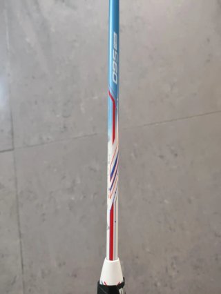 Raqueta Bádmitnon Perfly 560