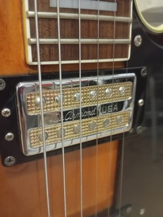 Guitarra DeArmond by Guild M75 Sunburst