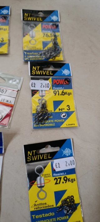 Emerillones y Anzuelos de Pesca