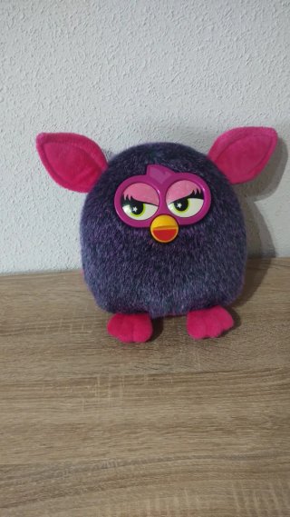 Peluche Furby Morado y Blanco