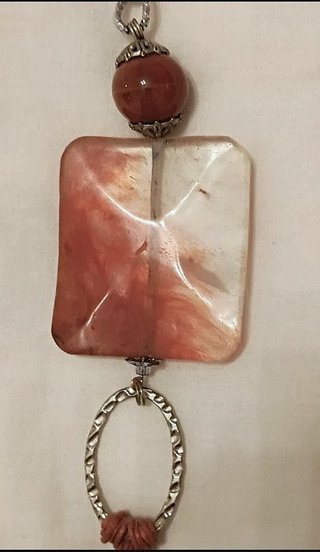 Collar largo boho piedra rosa borla artesanal