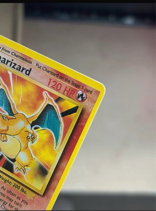 Carta Pokemon Charizard stage 2 con 120 hp