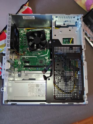 Torre HP LGA1700 con placa y fuente 80+ Gold