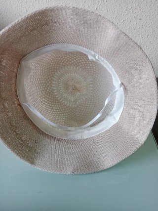 Sombrero de mujer beige