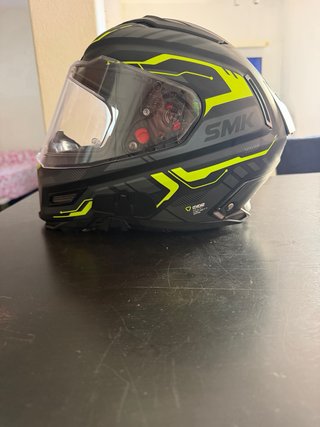 Casco SMK Carretera Negro y Amarillo