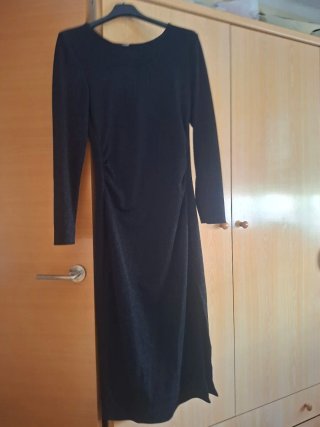 Vestido negro brillante manga larga