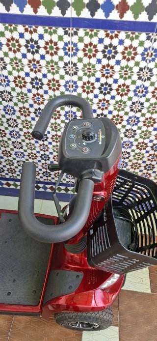 Scooter Invacare Leo Rojo
