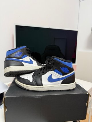Jordan 1 Mid Negro Azul Blanco