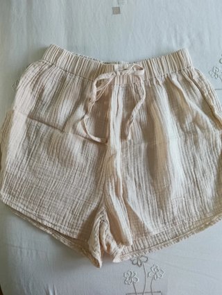 Pantalón corto beige